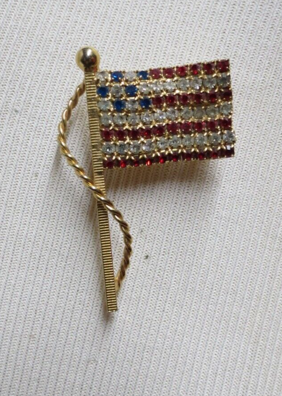 Vintage Gold Tone w/ Rhinestones American Flag Pin Brooch USA Sparkle